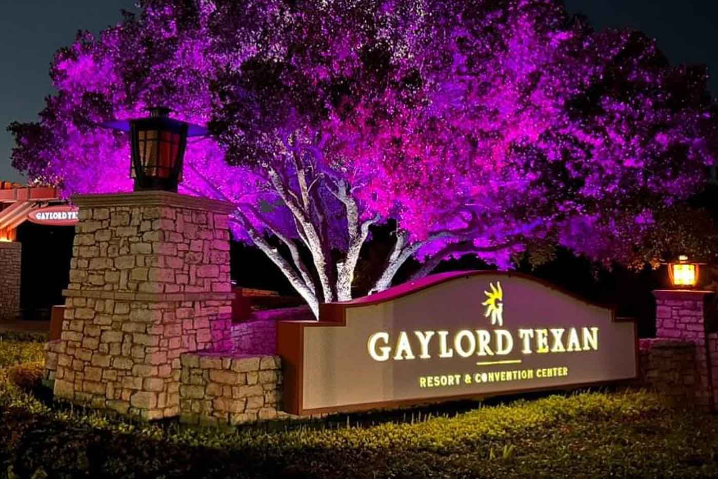 Resort Sign Lighting Gaylord Texan